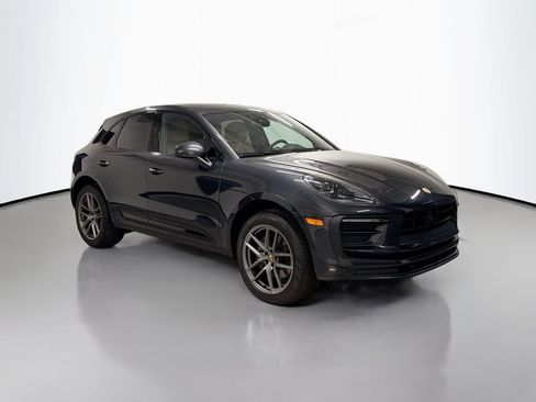 Used 2026 Porsche Macan AWD/4WD image 7