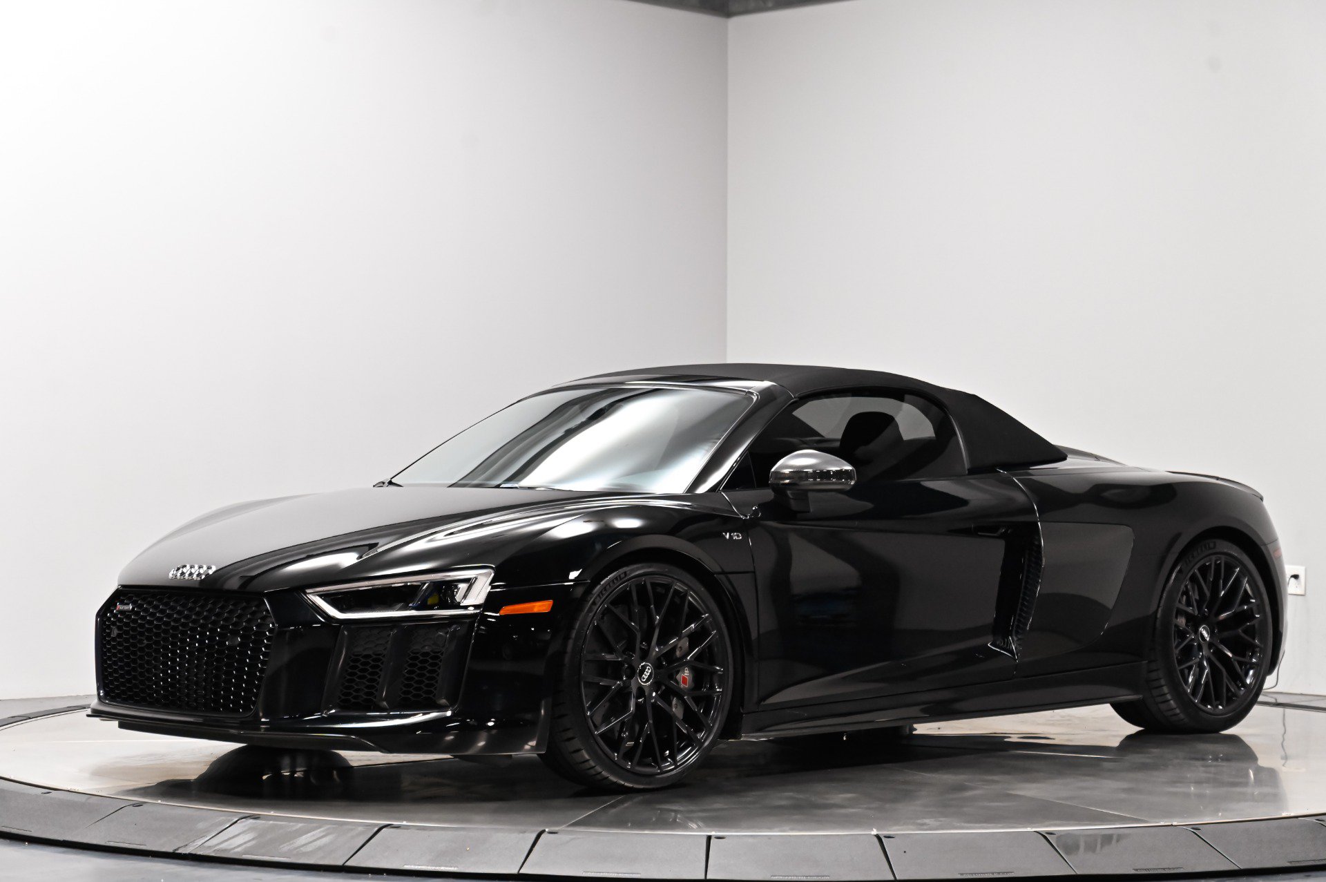 Used 2018 Audi R8 V10 plus AWD/4WD image 3