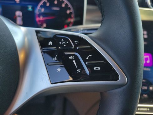 Certified 2025 Mercedes-Benz GLC 300 image 25