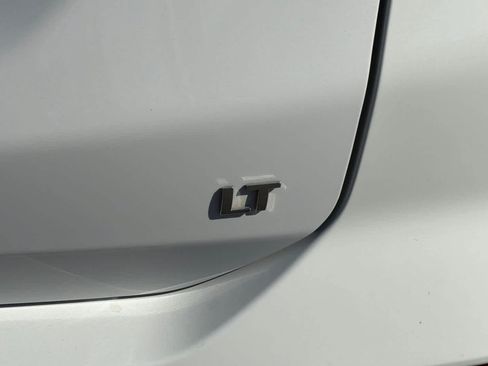 Used 2022 Chevrolet Equinox LT w/ LPO, Floor Liner Package FWD image 31
