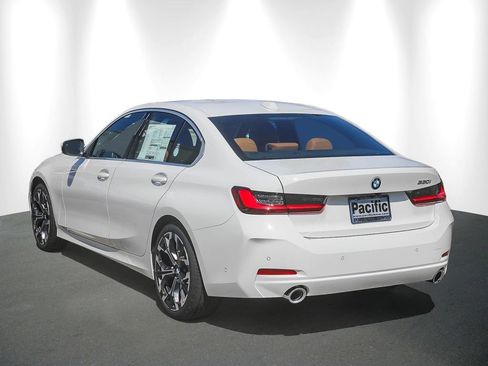 New 2026 BMW 330i Sedan w/ Convenience Package RWD image 4