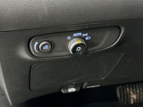 Used 2025 Buick Encore GX Preferred image 17