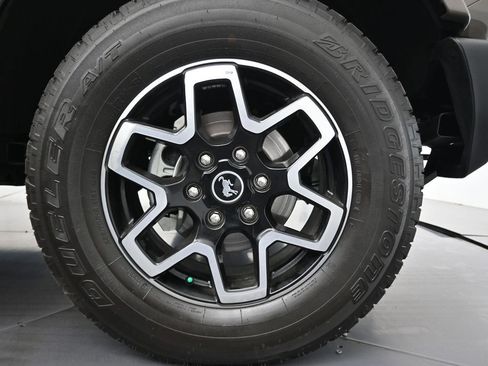 Used 2025 Ford Bronco Outer Banks image 11