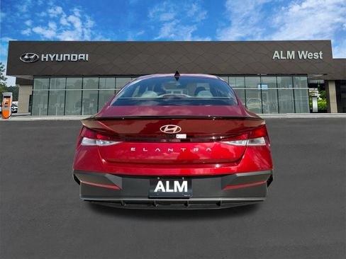 Used 2025 Hyundai Elantra Sport FWD image 6