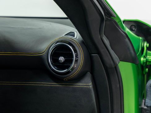 Used 2018 Mercedes-Benz AMG GT R image 90