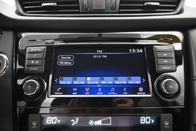 Used 2018 Nissan Rogue SV AWD/4WD image 17