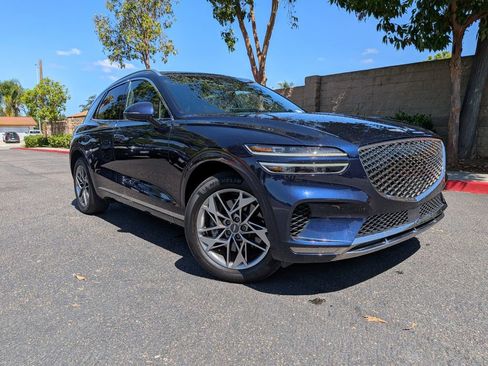 Used 2024 Genesis GV70 2.5T w/ Advanced Package AWD/4WD image 2