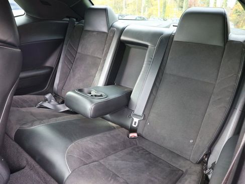 Used 2015 Dodge Challenger SRT w/ Technology Group image 22