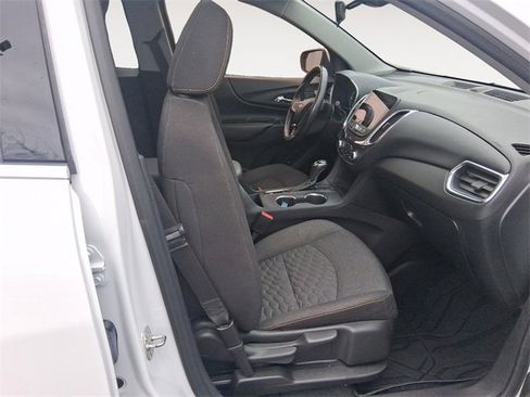 Used 2019 Chevrolet Equinox LT w/ Sun & Navigation Package image 15