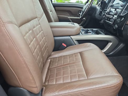Used 2021 Nissan Titan Platinum Reserve AWD/4WD image 20
