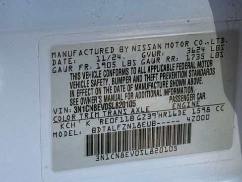 Used 2025 Nissan Versa SV FWD image 27
