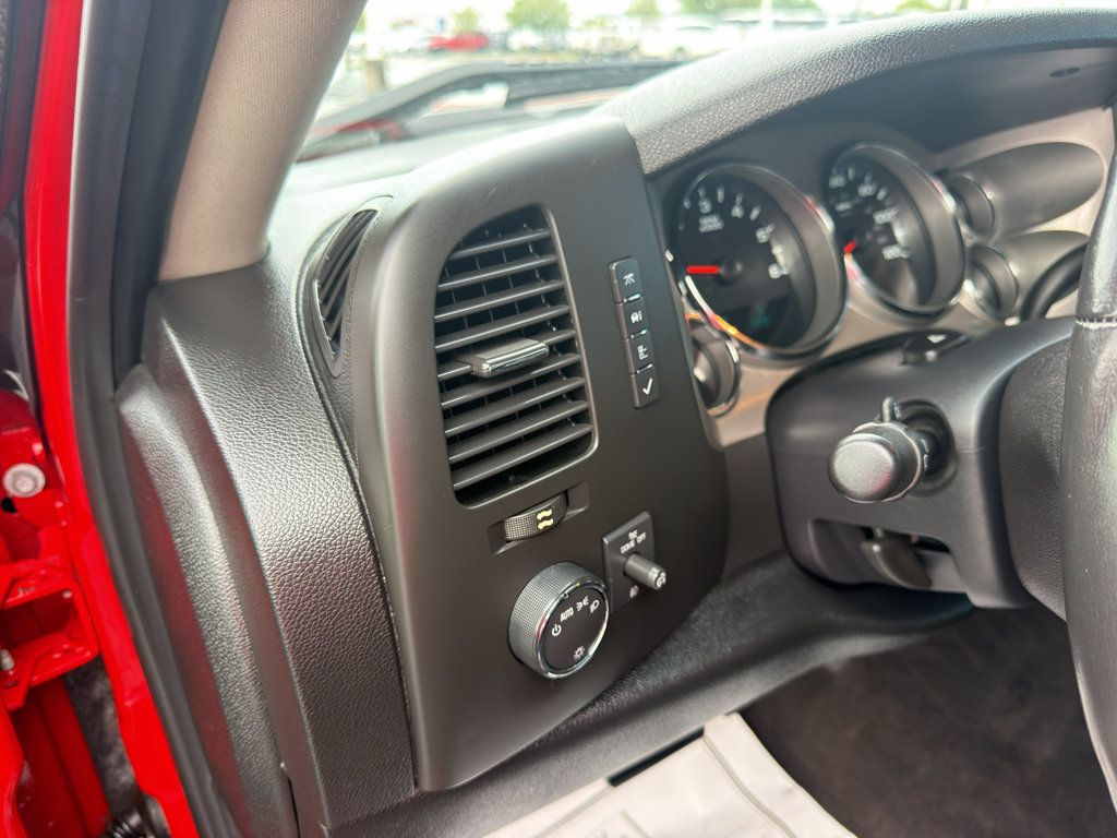 Used 2011 Chevrolet Silverado 1500 LT w/ Interior Plus Package RWD image 15