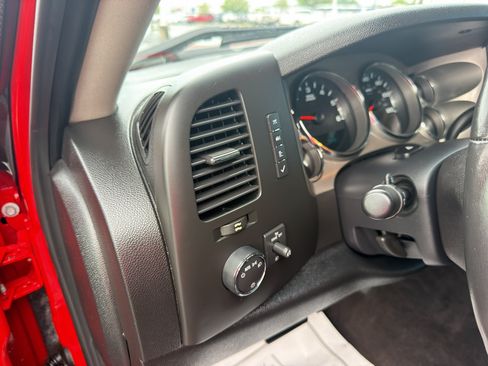 Used 2011 Chevrolet Silverado 1500 LT w/ Interior Plus Package RWD image 15