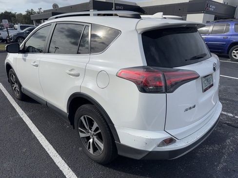 Used 2018 Toyota RAV4 XLE image 6