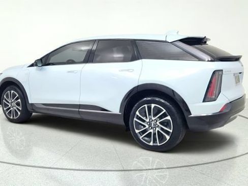 Used 2025 Cadillac Optiq Sport 1 AWD/4WD image 8