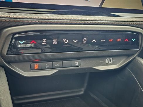 New 2026 Jeep Cherokee Overland AWD/4WD image 28