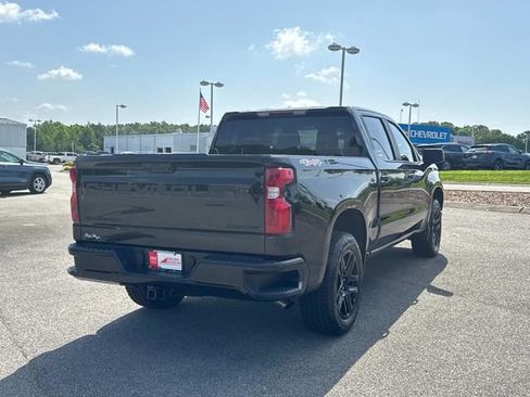 Used 2024 Chevrolet Silverado 1500 Custom w/ LPO, Dark Essentials Package AWD/4WD image 4