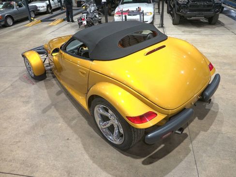 Used 2002 Chrysler Prowler RWD image 30