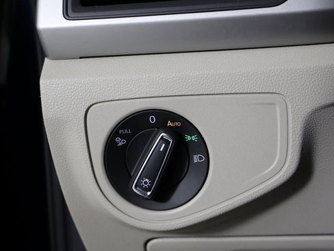 Used 2021 Volkswagen Atlas SE w/ Panoramic Sunroof Package image 28