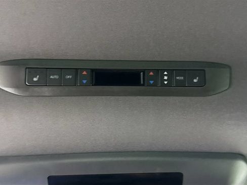 Certified 2023 Toyota Sienna Platinum FWD image 29