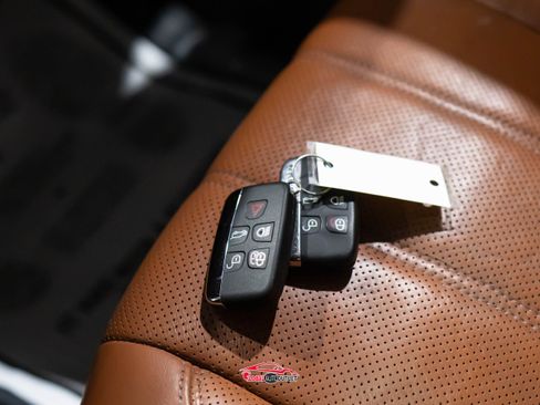 Used 2016 Land Rover Range Rover Autobiography image 57