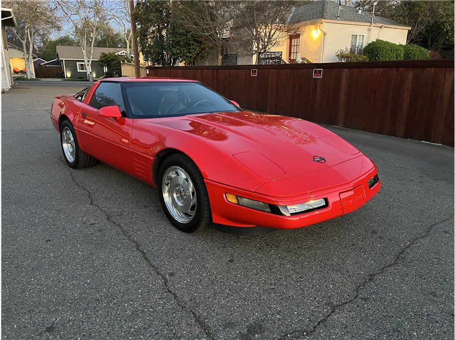 Used 1994 Chevrolet Corvette Coupe RWD image 1