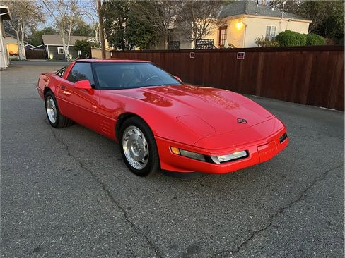 Used 1994 Chevrolet Corvette Coupe image 1