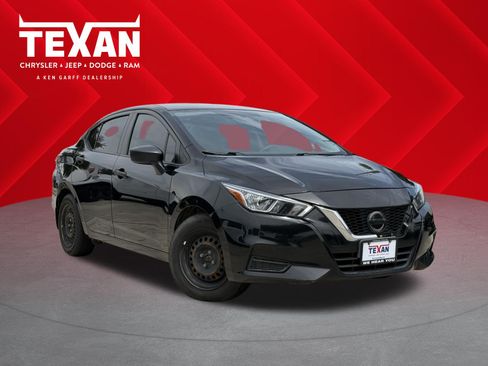 Used 2020 Nissan Versa S FWD image 1