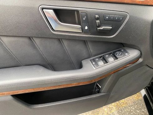 Used 2013 Mercedes-Benz E 550 4MATIC Sedan image 8