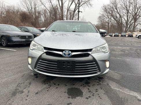 Used 2016 Toyota Camry XLE w/ Moonroof Package image 3