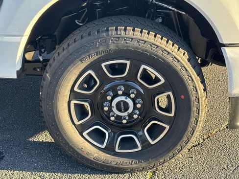 New 2026 Ford F250 Platinum image 12