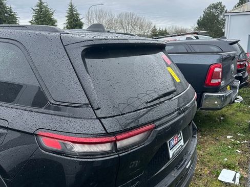 Used 2023 Jeep Grand Cherokee Altitude image 6