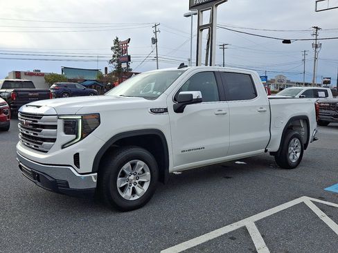 Certified 2023 GMC Sierra 1500 SLE image 3