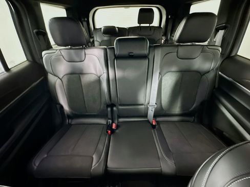 New 2026 Jeep Grand Cherokee L 4WD image 10