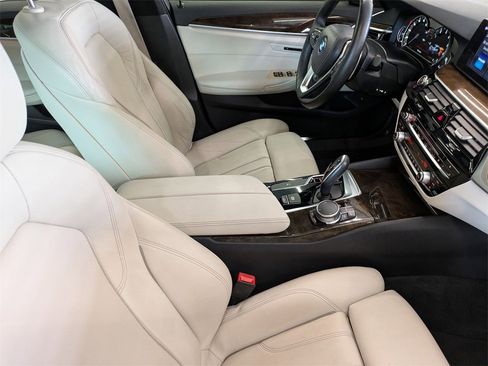 Used 2017 BMW 540i xDrive image 36