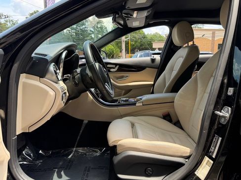 Used 2020 Mercedes-Benz C 300 Sedan w/ Premium Package image 24