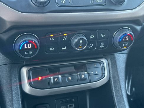 Used 2023 GMC Acadia Denali w/ Denali Ultimate Package image 30