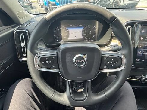 Used 2019 Volvo XC40 T5 Inscription AWD/4WD image 18