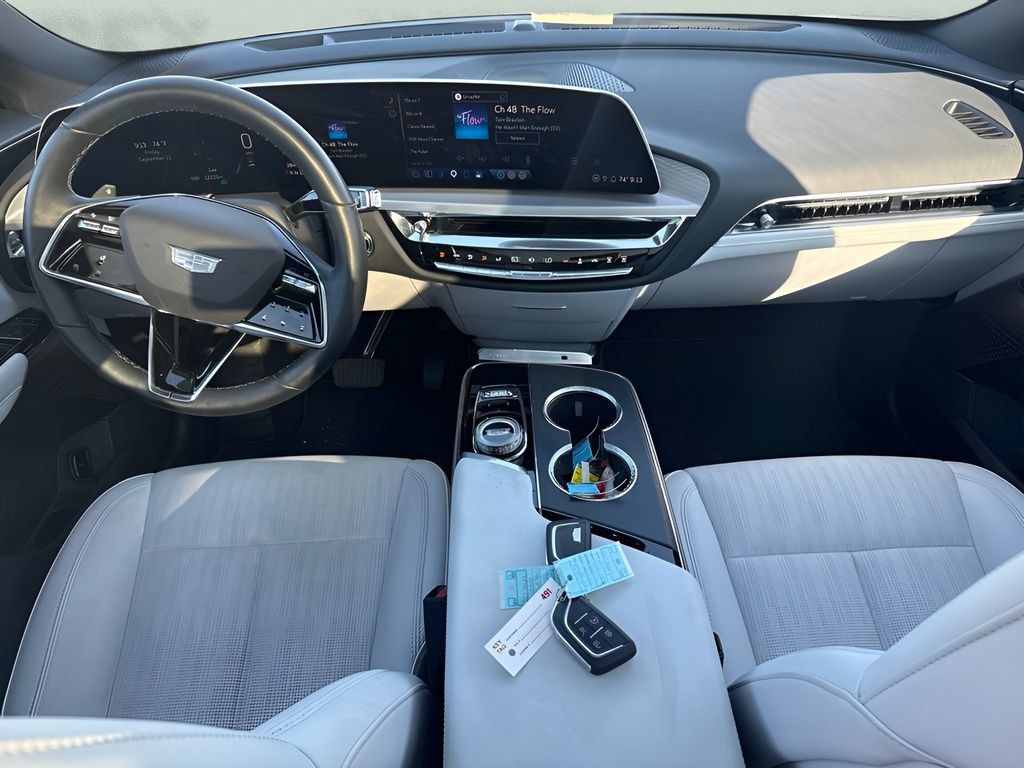 Used 2025 Cadillac Lyriq Luxury RWD image 15