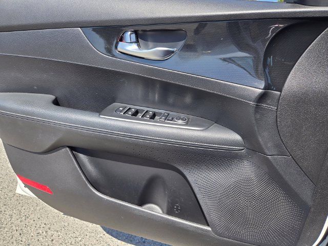 Used 2023 Kia Forte GT-Line w/ GT-Line Technology Package FWD image 15