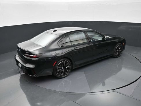 Used 2025 BMW 750e xDrive image 19