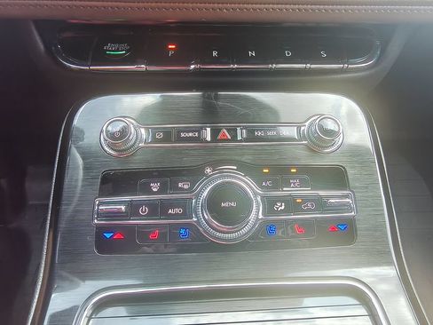 Used 2023 Lincoln Nautilus Reserve w/ Equipment Group 201A AWD/4WD image 6