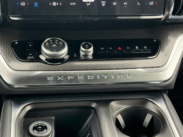 New 2027 Ford Expedition Platinum w/ Stealth Appearance Package AWD/4WD image 24