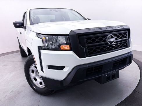Used 2022 Nissan Frontier S w/ Technology Package RWD image 3