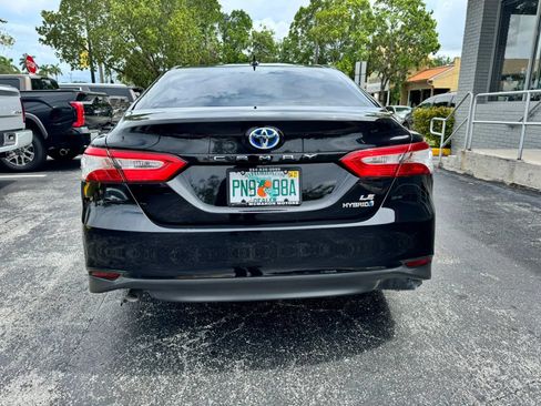 Used 2019 Toyota Camry LE Hybrid w/ Audio Package FWD image 7