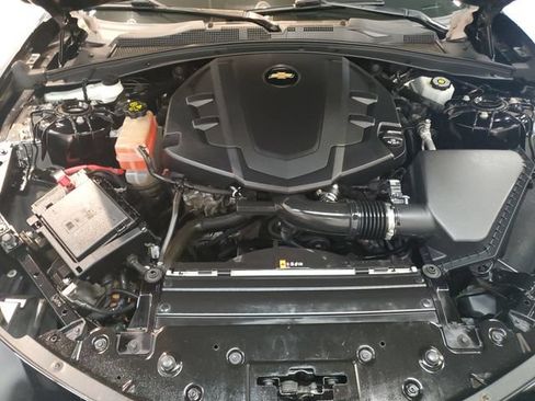 Used 2017 Chevrolet Camaro LT RWD image 24