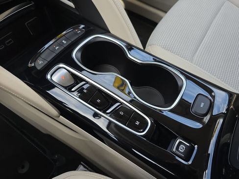 Certified 2023 Buick Envision Preferred FWD image 22