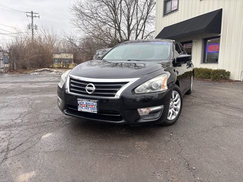 Used 2014 Nissan Altima 2.5 S w/ Display Audio Package image 1