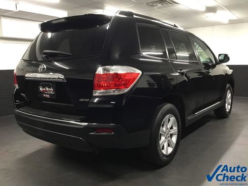 Used 2013 Toyota Highlander Plus AWD/4WD image 10
