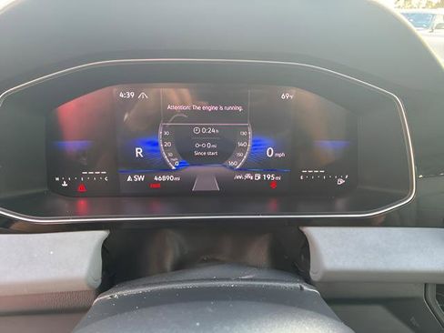 Used 2025 Volkswagen Jetta SE image 27